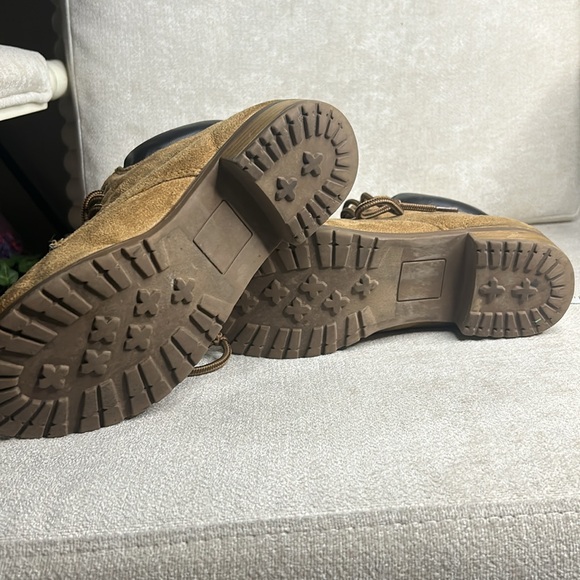 Boots - Picture 2 of 6